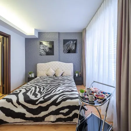 Апартаменти Skyhouse Lux Penthouse &