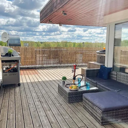 Skyhouse Lux Penthouse & Апартаменти