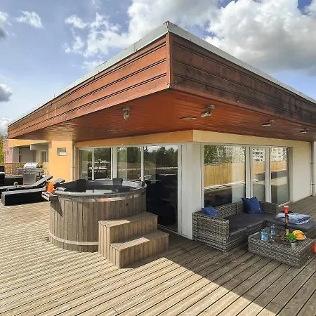 Skyhouse Lux Penthouse & Апартаменти Рига