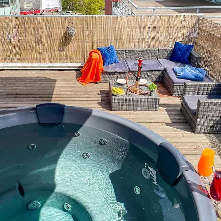 Skyhouse Lux Penthouse & Апартаменти Рига